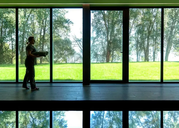 Douro Palace & Santa Cruz do Douro